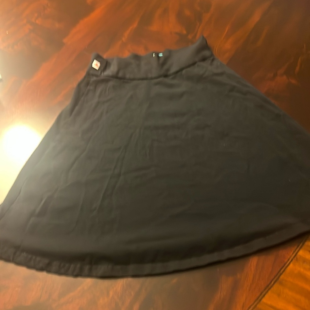 Three Bows size 8 camp skirt